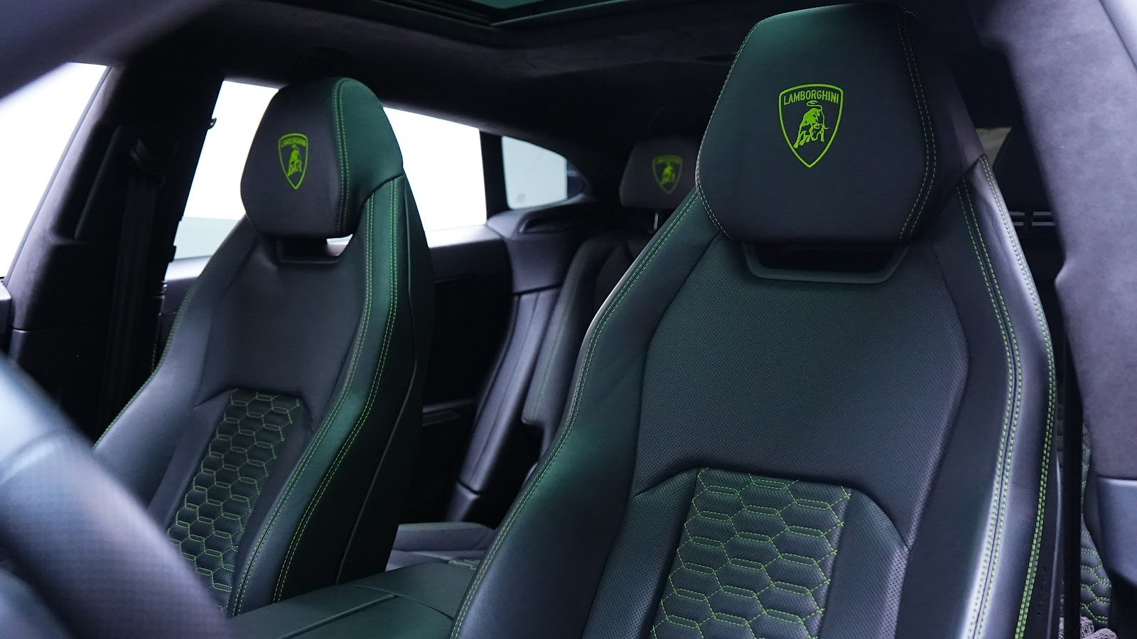 Rent Lamborghini Urus Mansory in Dubai (Black) photo 7