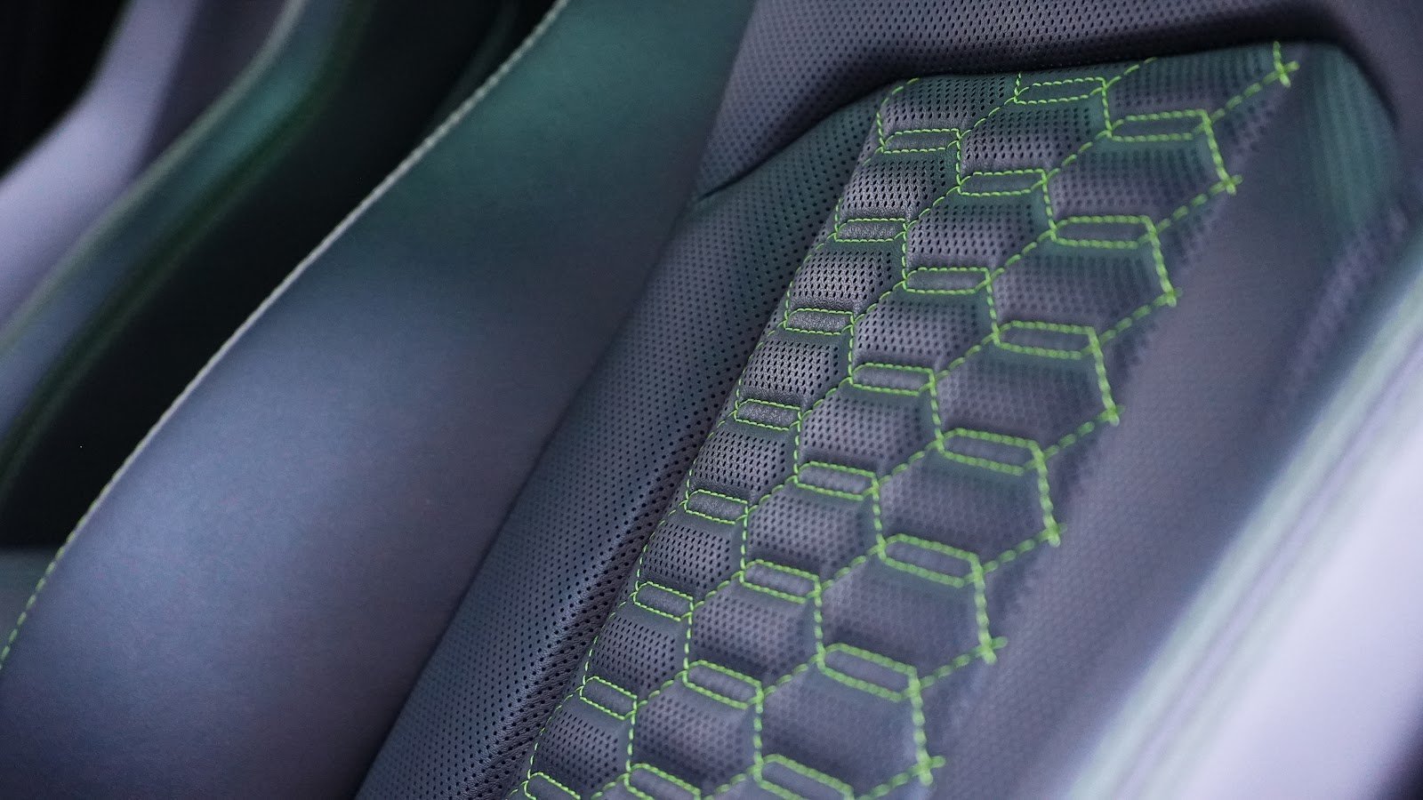 Rent Lamborghini Urus Mansory in Dubai (Black) photo 9