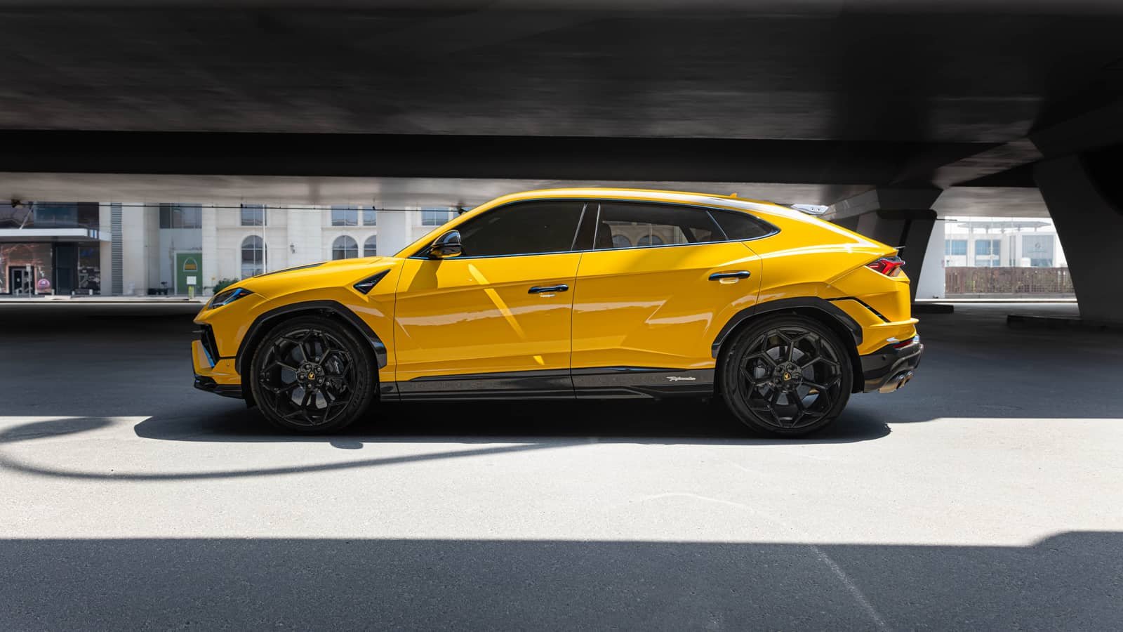 Rent Lamborghini Urus Performante in Dubai (Yellow) photo 11