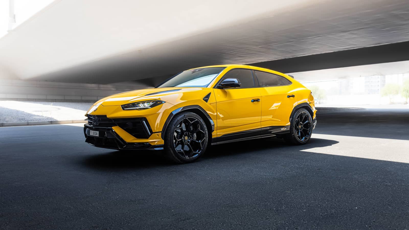 Rent Lamborghini Urus Performante in Dubai (Yellow) photo 2