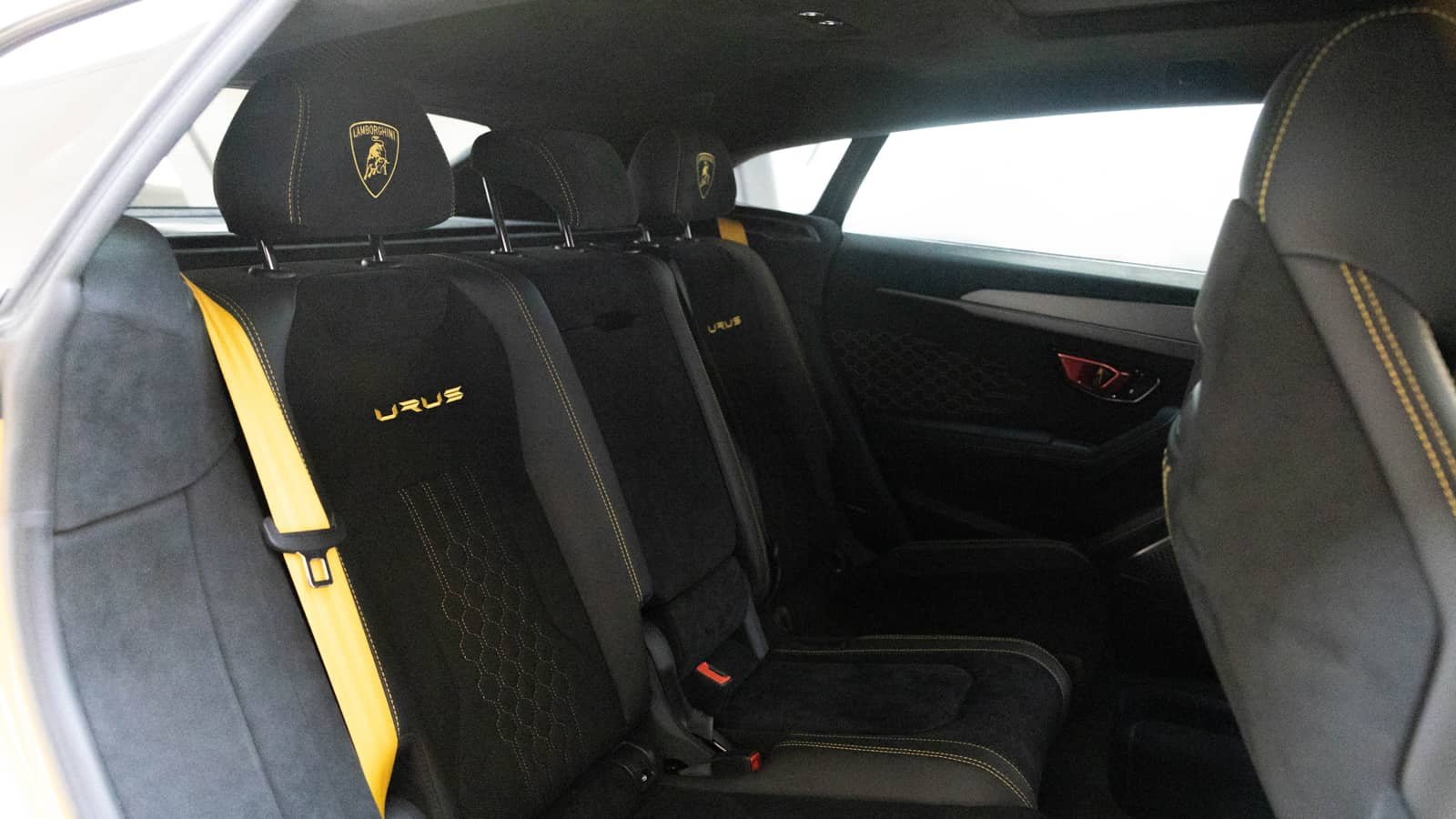 Rent Lamborghini Urus Performante in Dubai (Yellow) photo 10