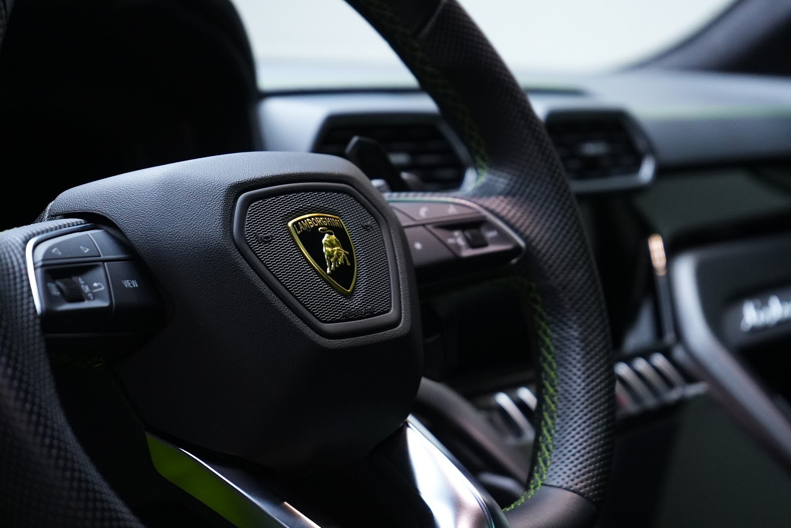 Rent Lamborghini Urus Mansory in Dubai (Green) photo 11