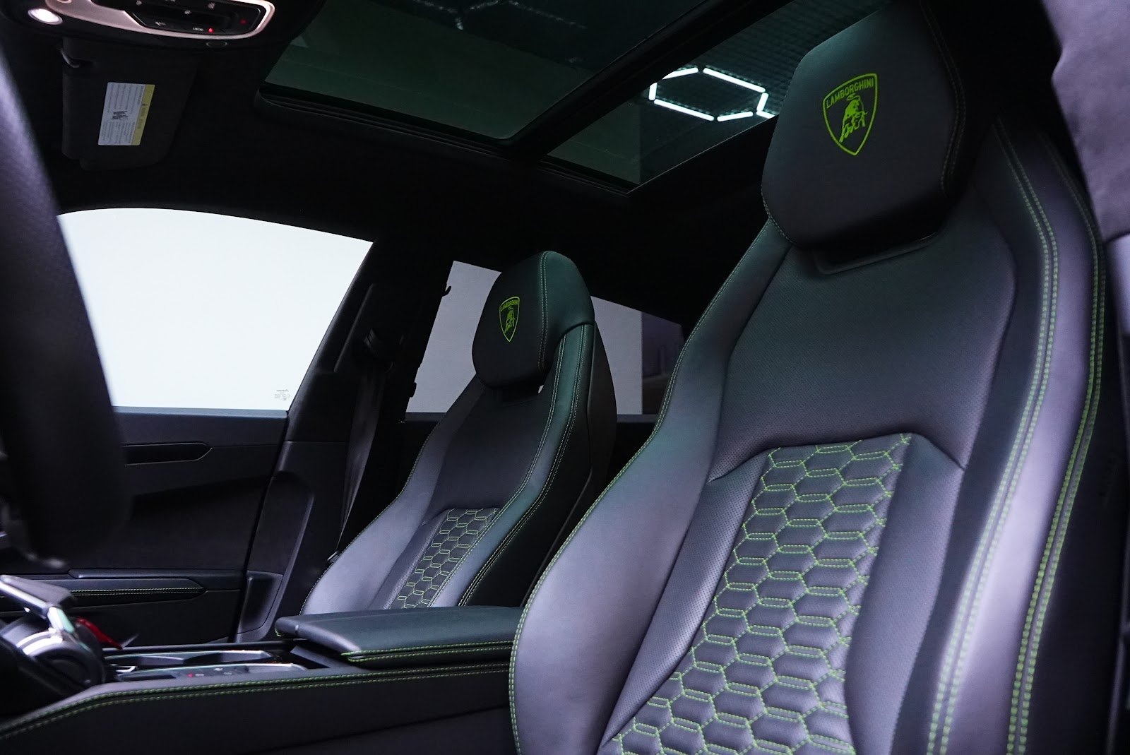 Rent Lamborghini Urus Mansory in Dubai (Green) photo 13