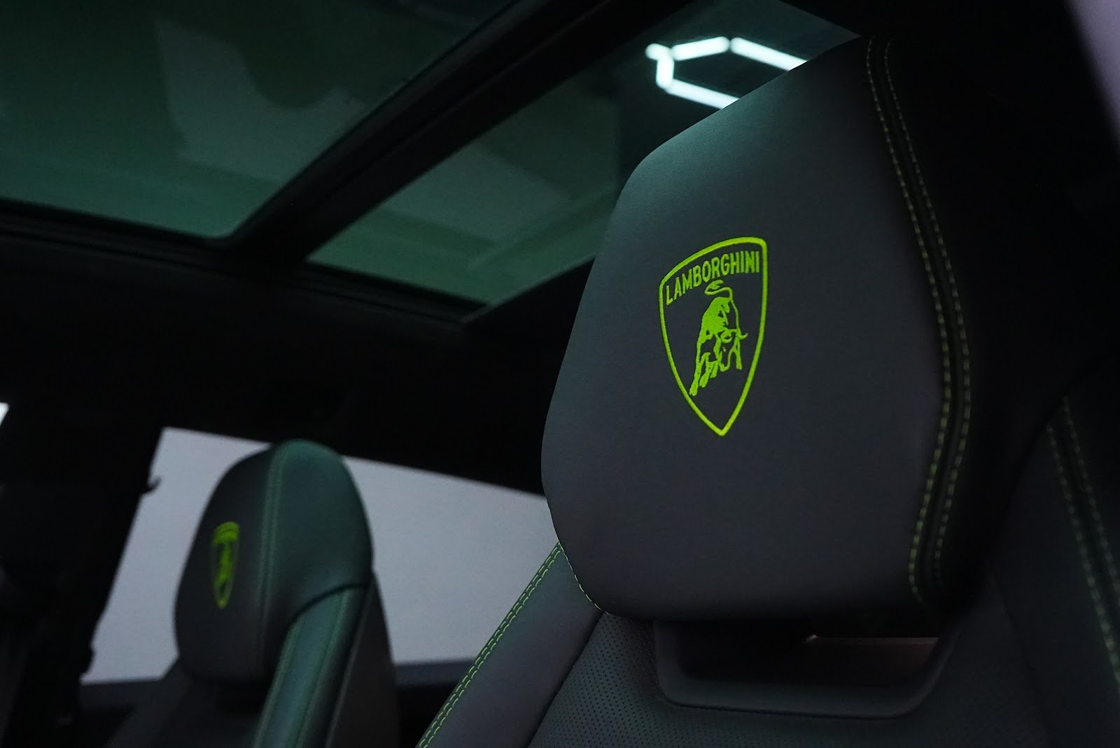 Rent Lamborghini Urus Mansory in Dubai (Green) photo 14