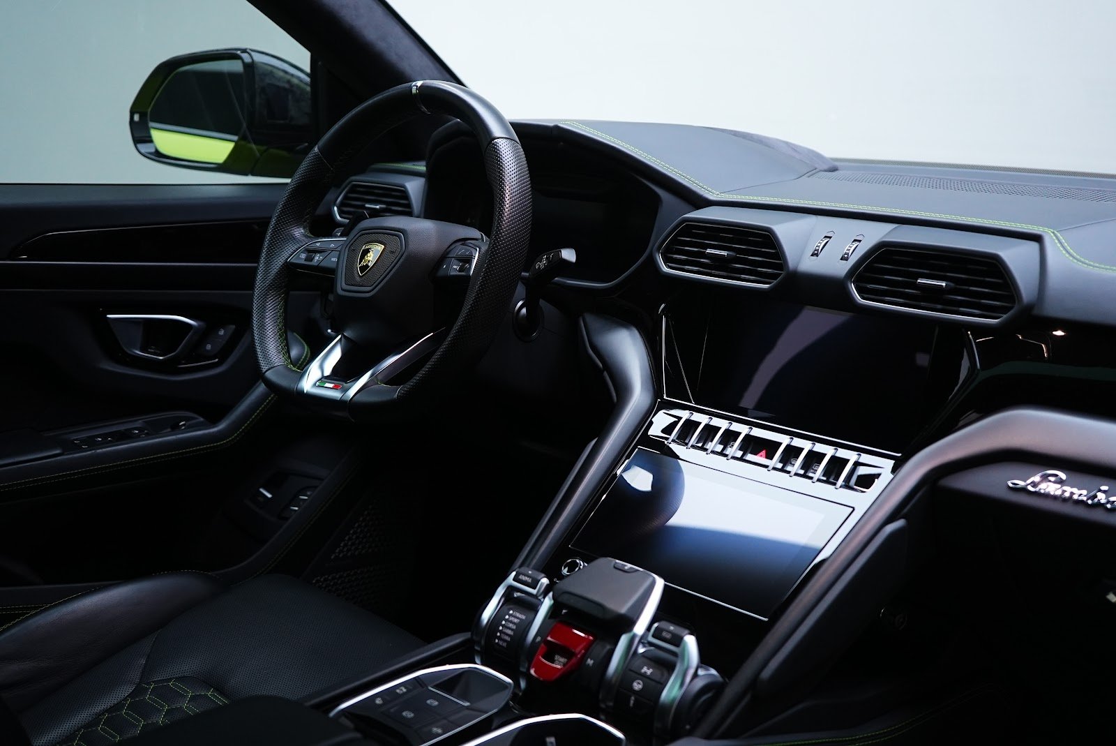 Rent Lamborghini Urus Mansory in Dubai (Green) photo 7