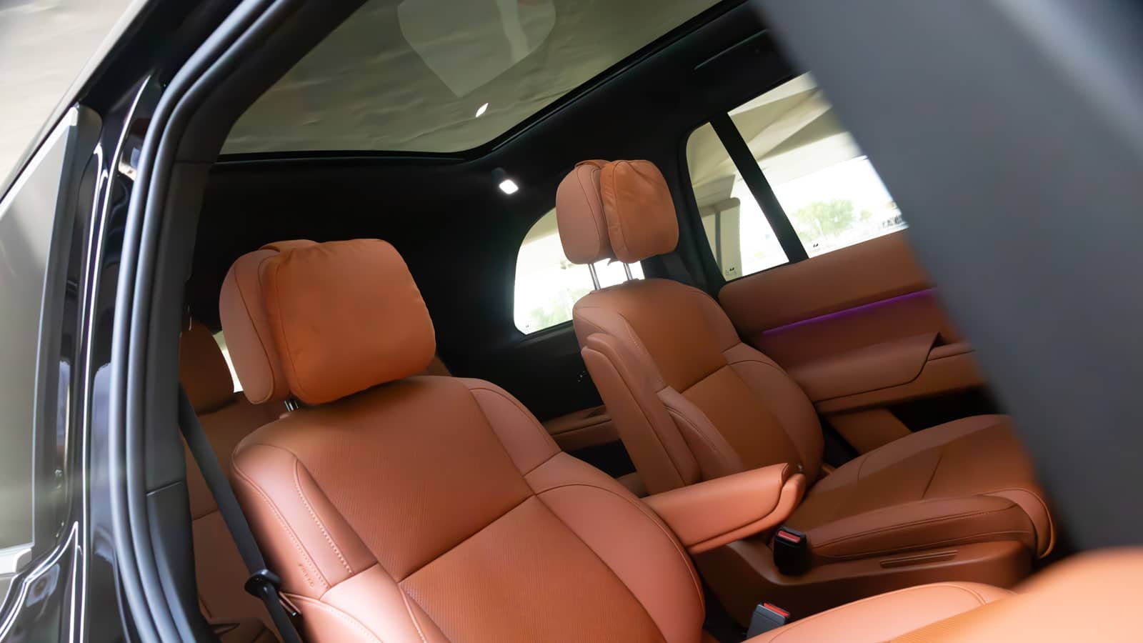 Rent Lixiang L9 in Dubai photo 3