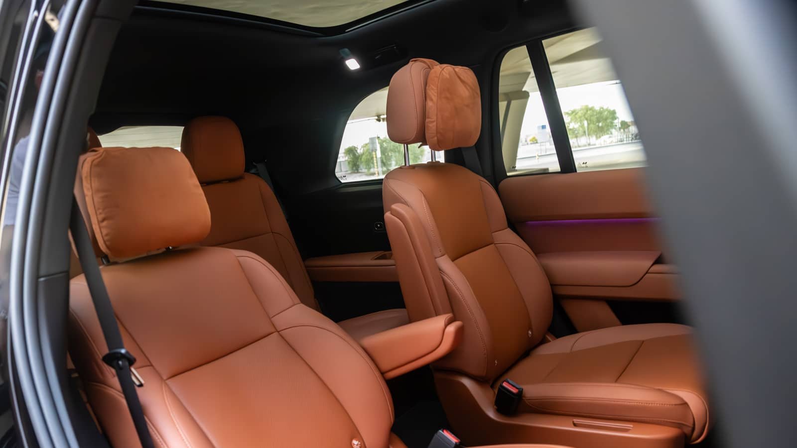Rent Lixiang L9 in Dubai photo 5