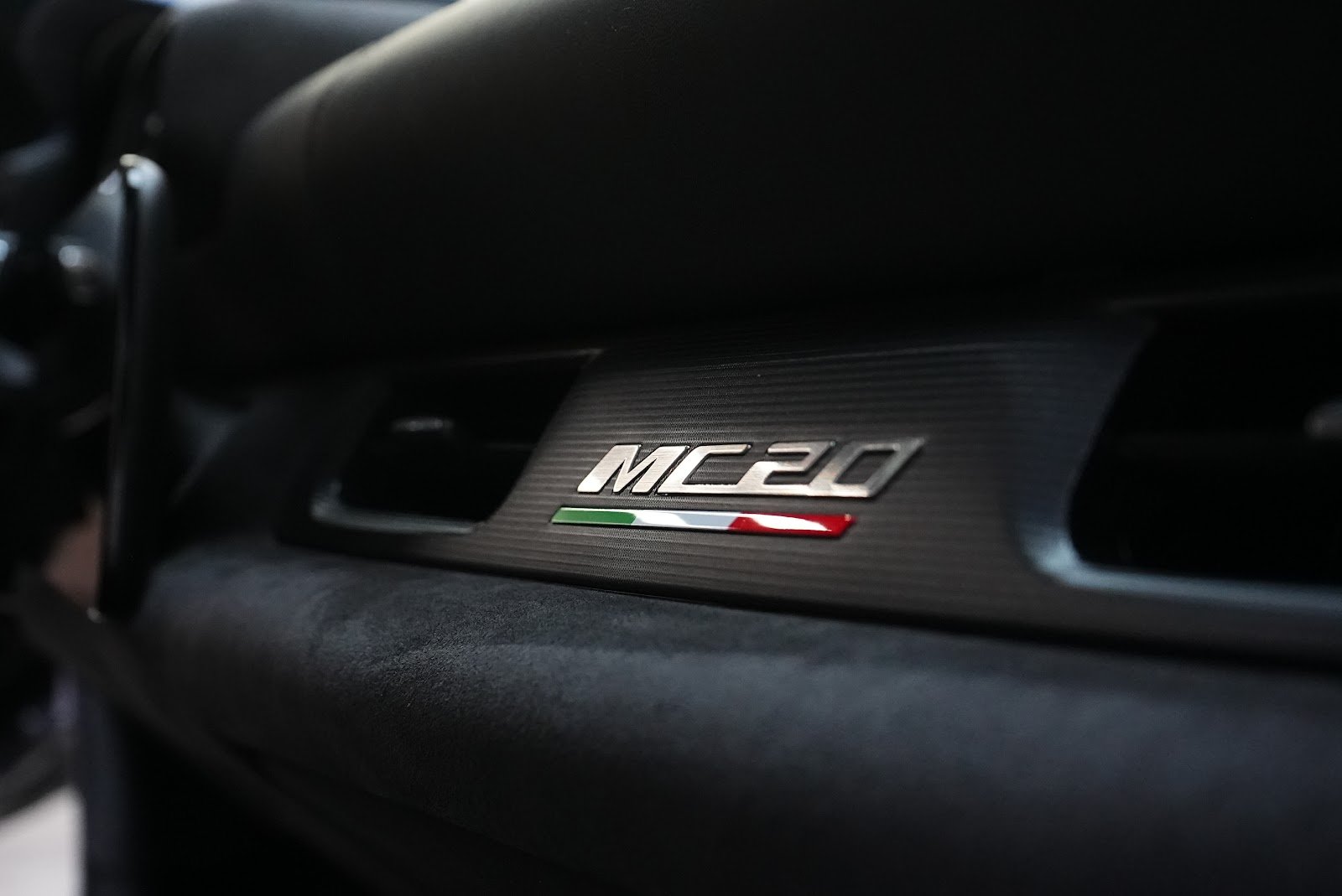 Rent Maserati MC20 in Dubai photo 12