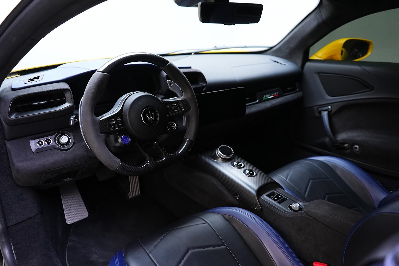 Rent Maserati MC20 in Dubai photo 8