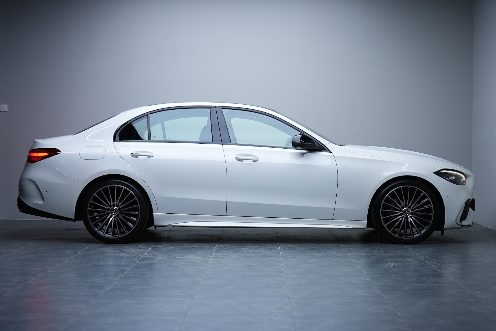 Rent Mercedes-Benz C200 in Dubai photo 3