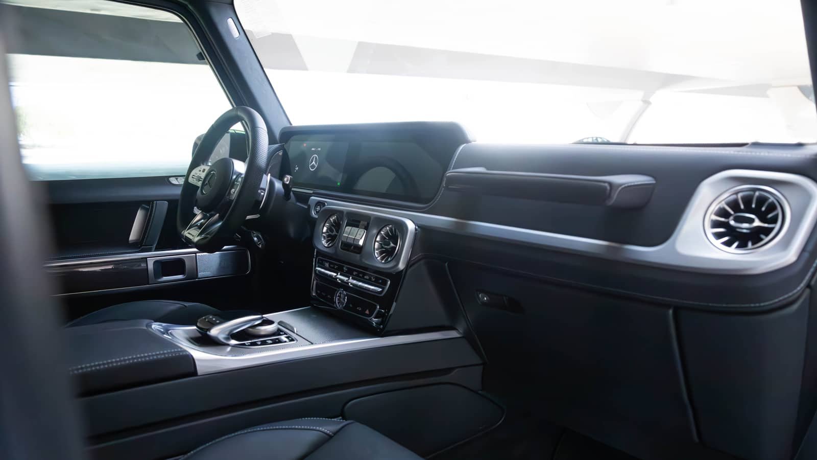 Rent Mercedes-Benz G63 in Dubai (Black Matte) photo 6