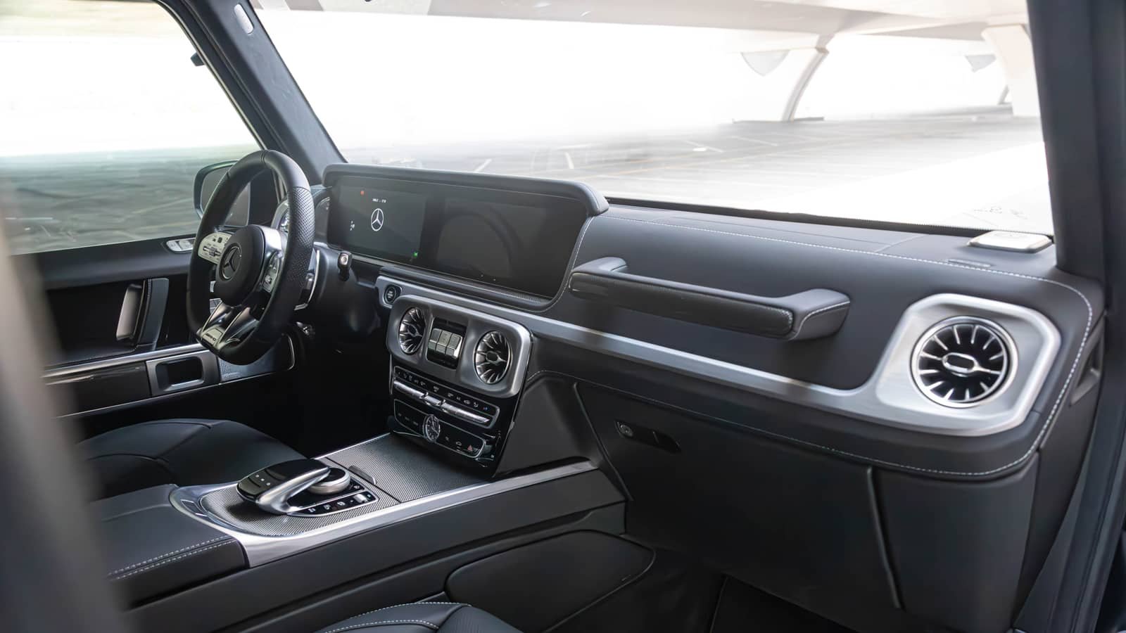 Rent Mercedes-Benz G63 in Dubai (Black Matte) photo 7