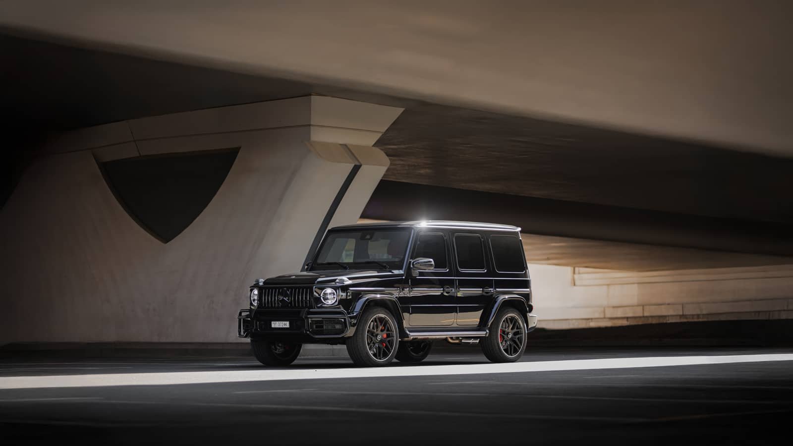 Rent Mercedes-Benz G63 in Dubai (Black Gloss) photo 2