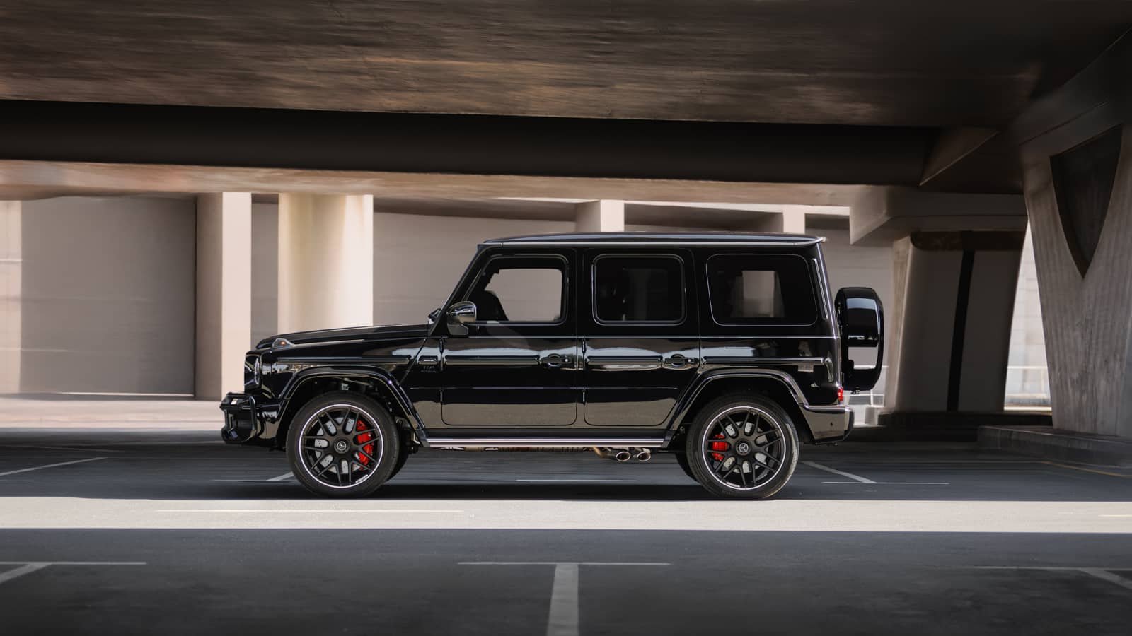 Rent Mercedes-Benz G63 in Dubai (Black Gloss) photo 8