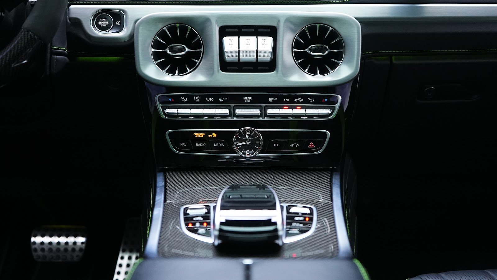 Rent Mercedes-Benz G63 in Dubai (Green) photo 12