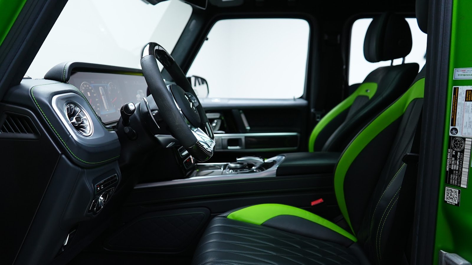 Rent Mercedes-Benz G63 in Dubai (Green) photo 19