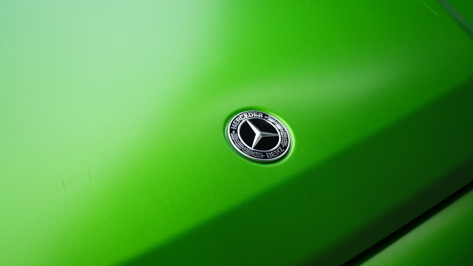 Rent Mercedes-Benz G63 in Dubai (Green) photo 26