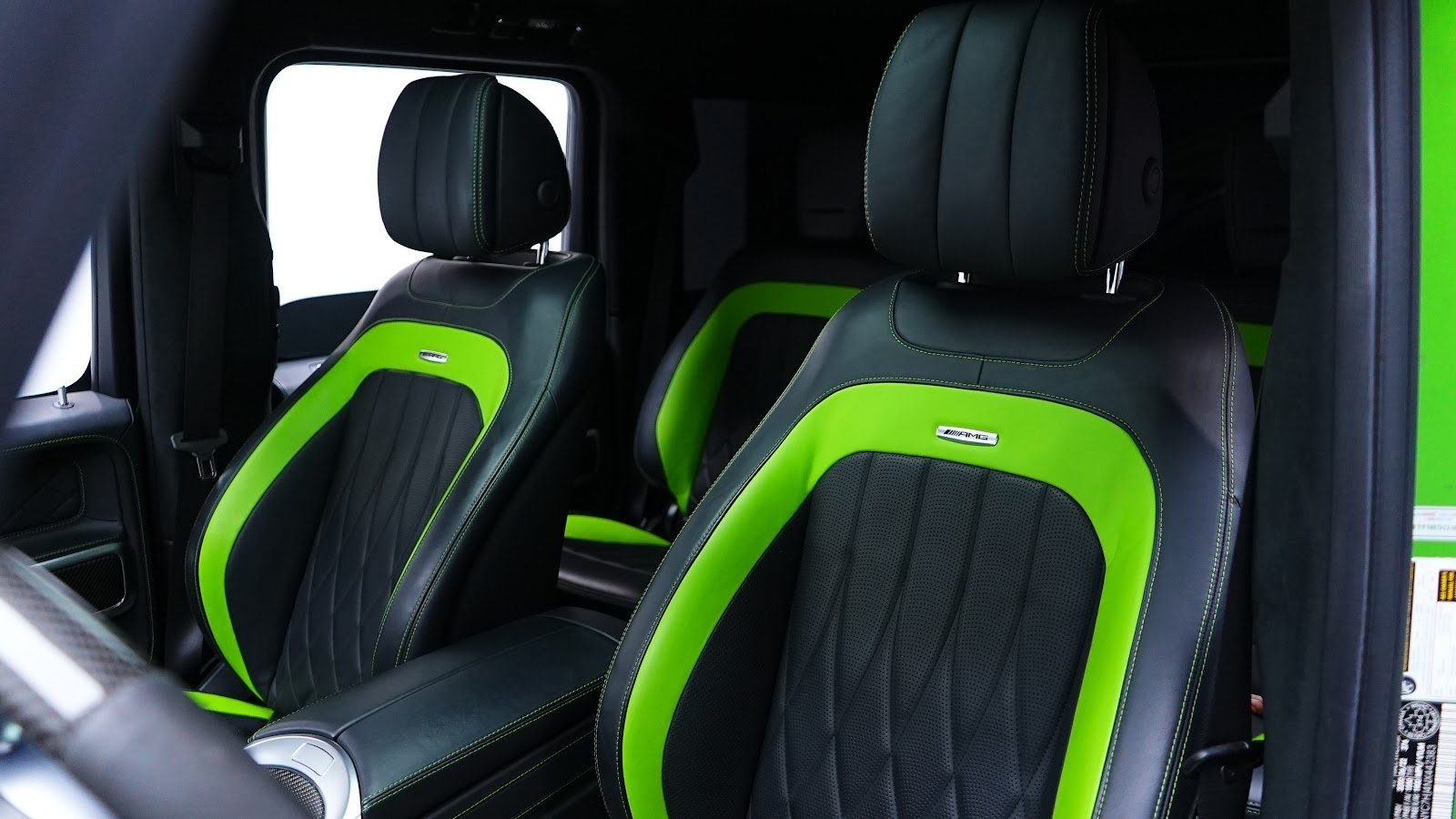 Rent Mercedes-Benz G63 in Dubai (Green) photo 6