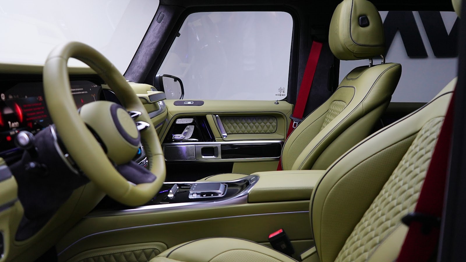 Rent 2025 Mercedes-Benz G63 in Dubai (Nardo Gray) photo 20