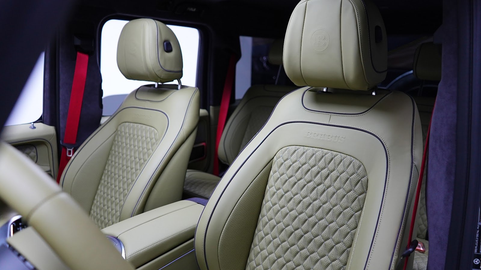 Rent 2025 Mercedes-Benz G63 in Dubai (Nardo Gray) photo 6