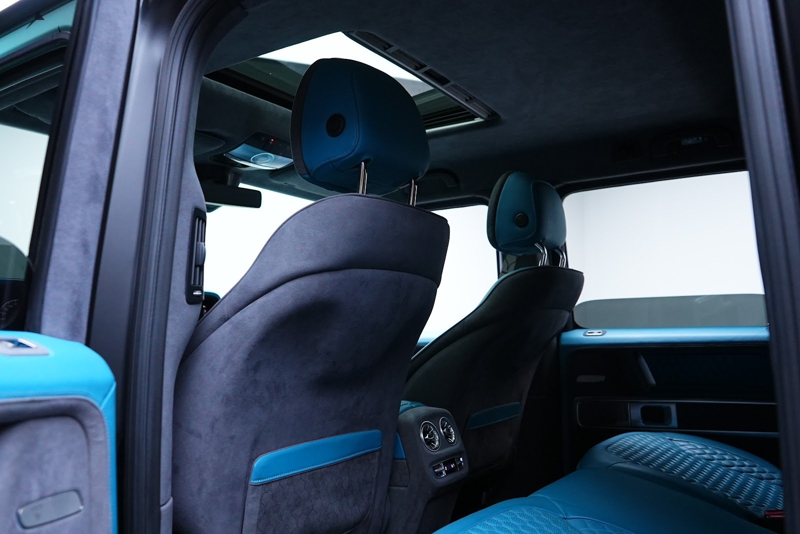 Rent Mercedes-Benz G550 4x4 Brabus in Dubai photo 25