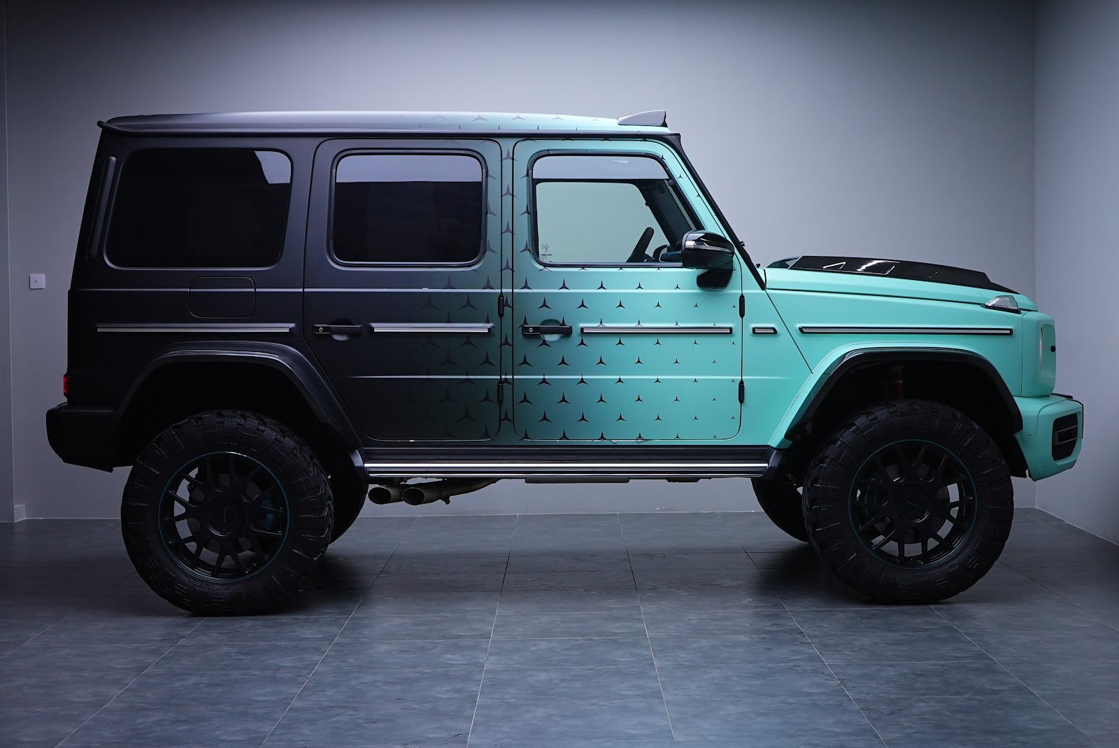 Rent Mercedes-Benz G550 4x4 Brabus in Dubai photo 5