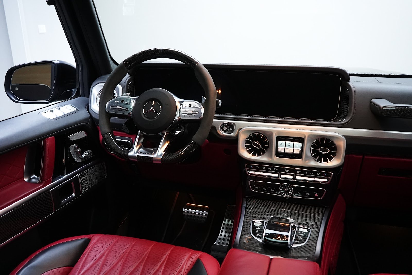 Rent Mercedes-Benz G800 Brabus in Dubai (Black Matte) photo 14