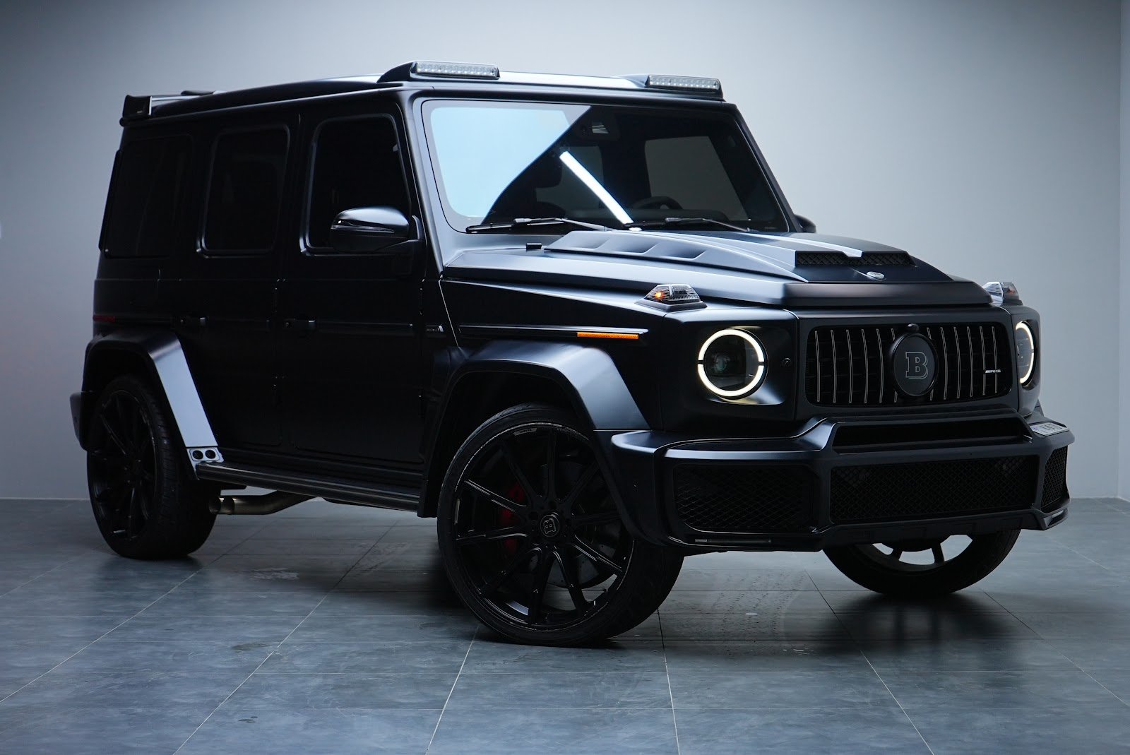 Rent Mercedes-Benz G800 Brabus in Dubai (Black Matte) photo 19