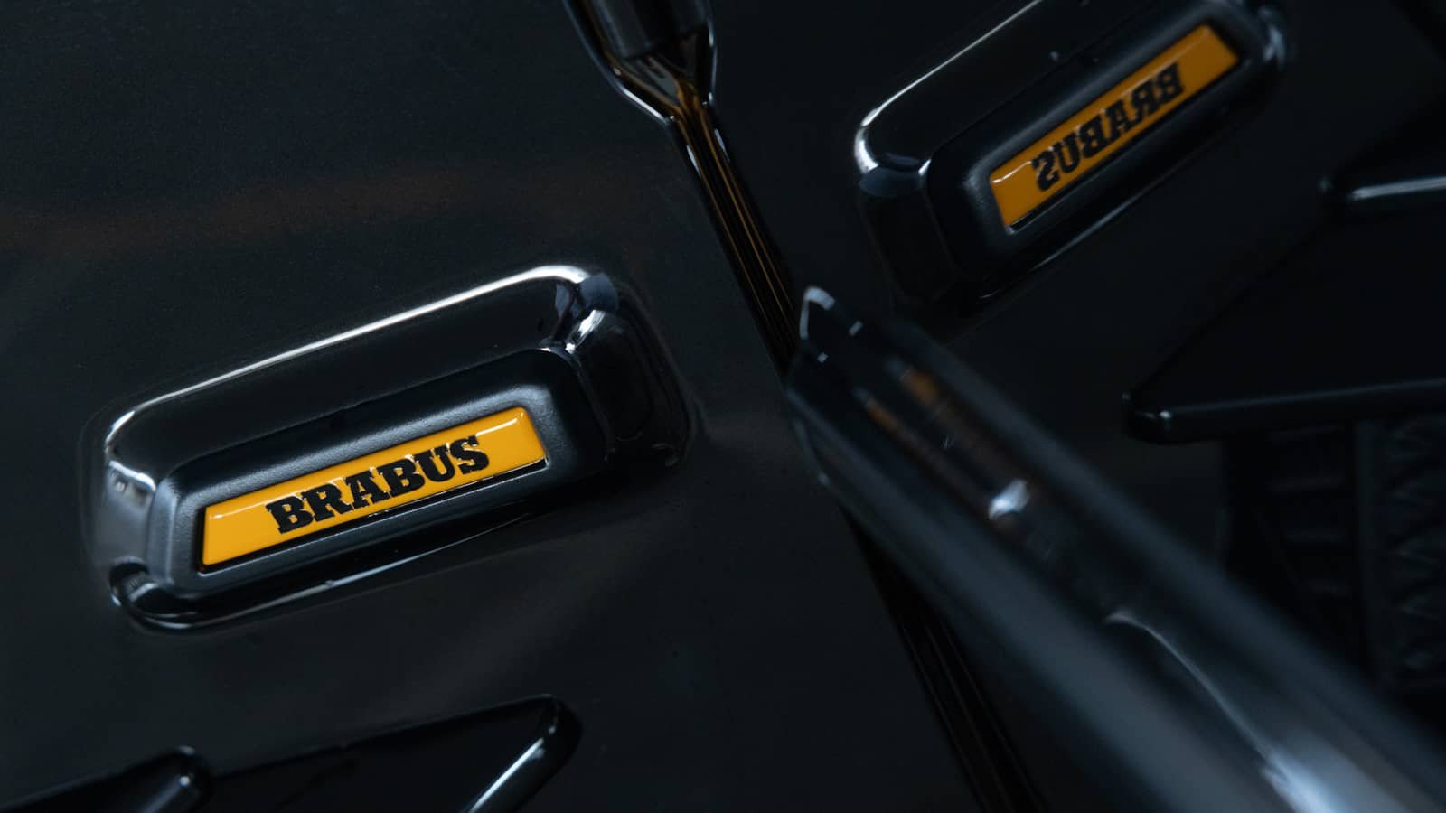 Rent Mercedes-Benz G800 Brabus in Dubai (Black Gloss) photo 7