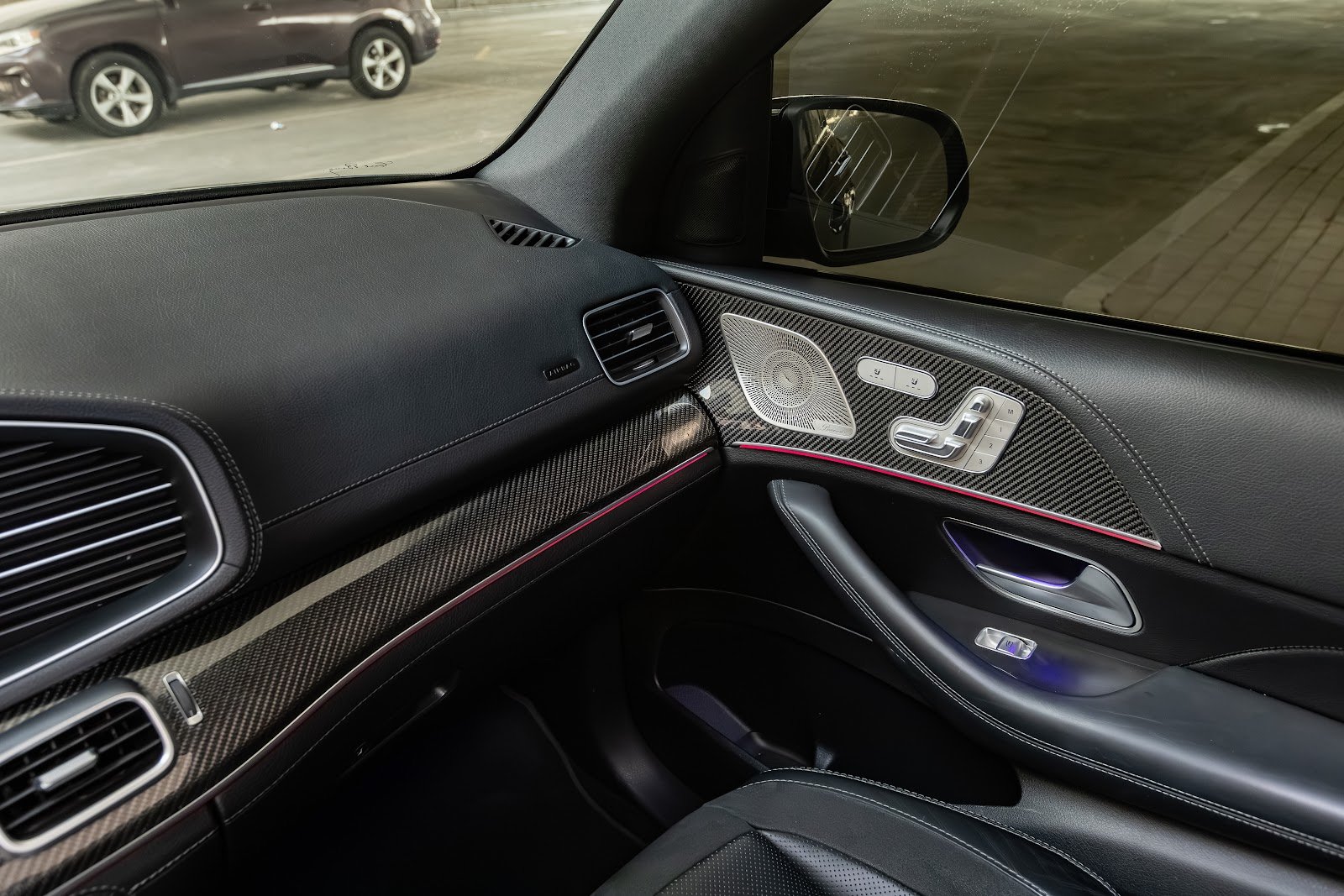 Rent Mercedes-Benz GLE 53 in Dubai photo 8