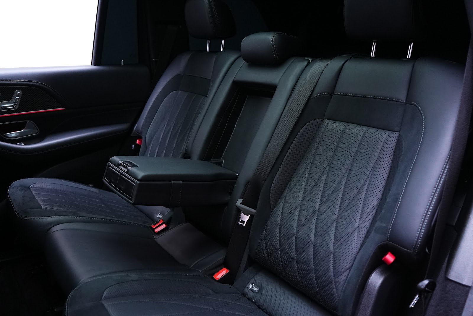Rent Mercedes-Benz GLS 63 in Dubai photo 16