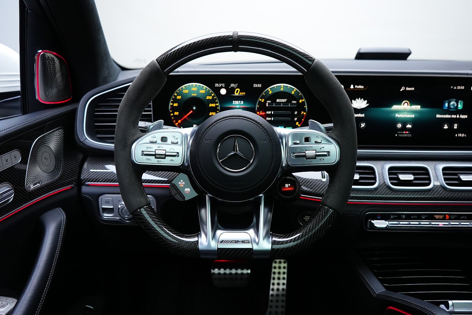 Rent Mercedes-Benz GLS 63 in Dubai photo 17