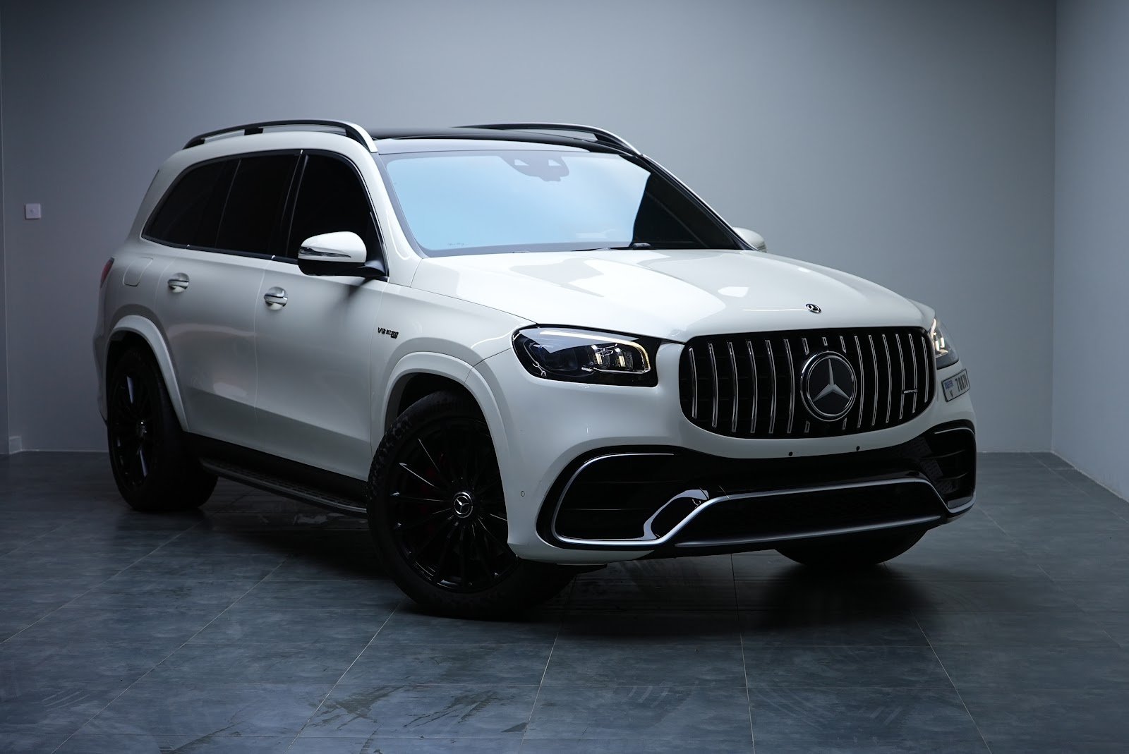 Rent Mercedes-Benz GLS 63 in Dubai photo 23