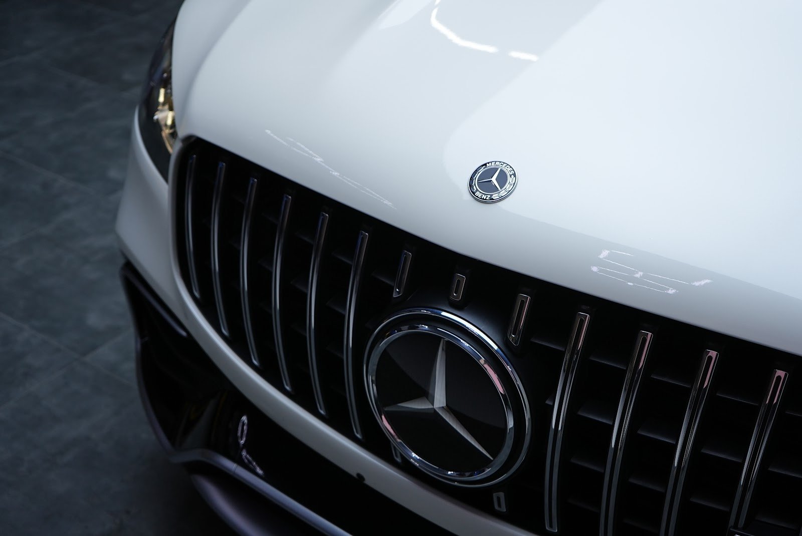 Rent Mercedes-Benz GLS 63 in Dubai photo 3