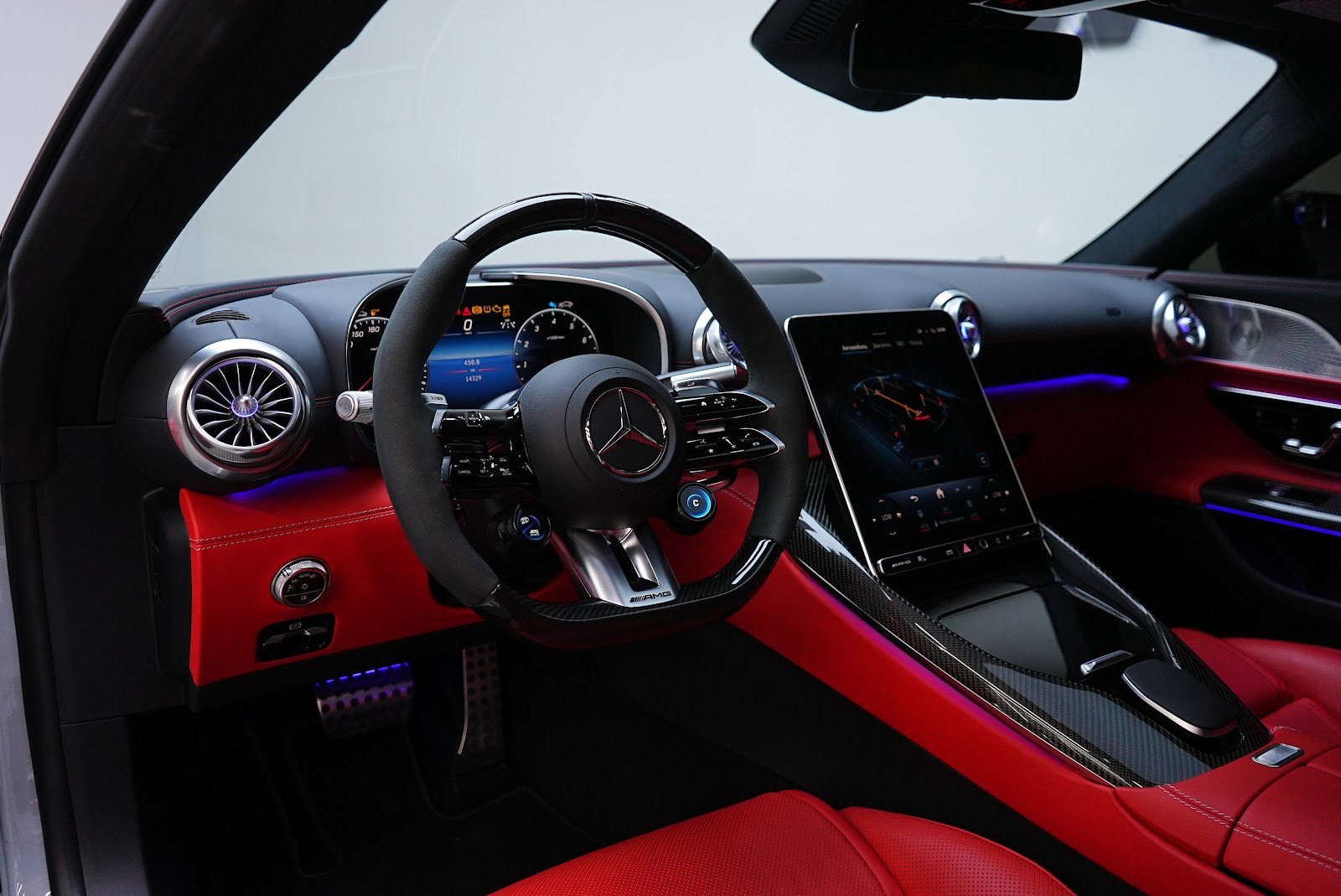 Rent Mercedes-Benz GT63 in Dubai photo 8