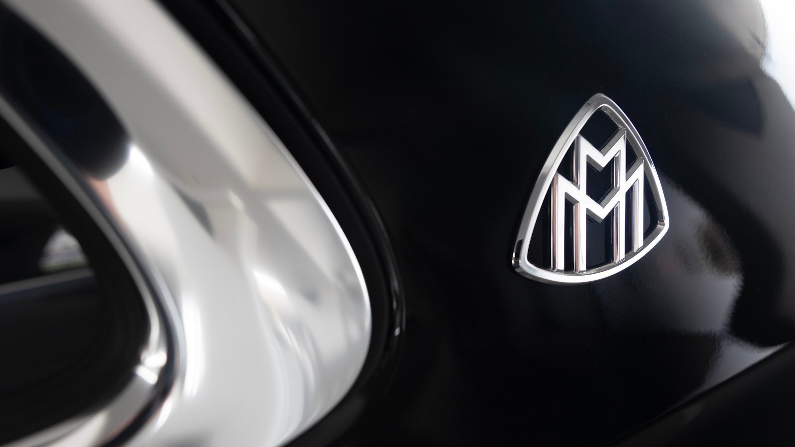 Rent Mercedes-Maybach S580 in Dubai photo 6