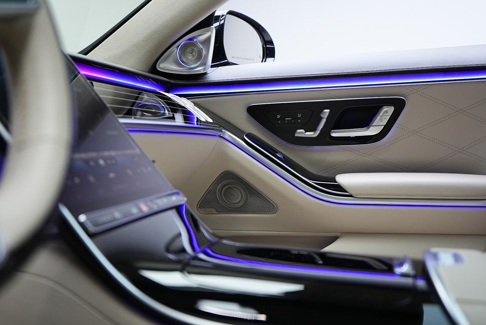 Rent Mercedes-Maybach S680 Long in Dubai photo 14