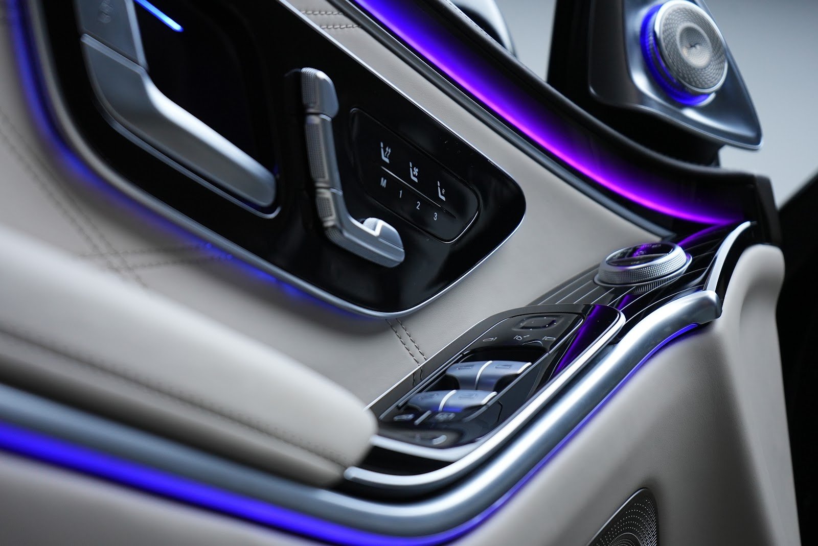 Rent Mercedes-Maybach S680 Long in Dubai photo 15