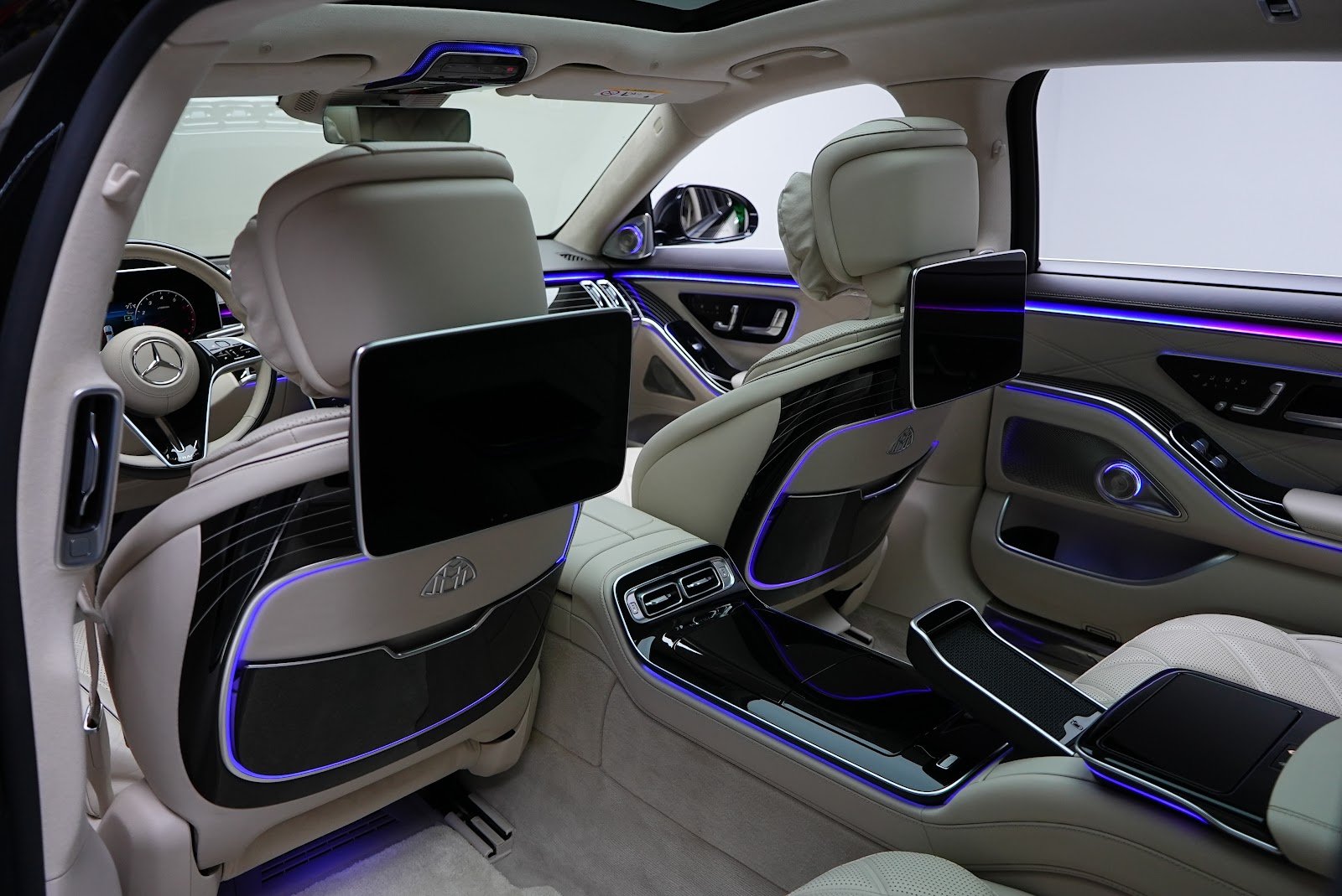 Rent Mercedes-Maybach S680 Long in Dubai photo 21