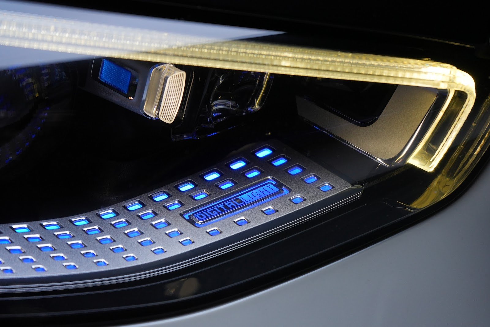 Rent Mercedes-Maybach S680 Long in Dubai photo 4