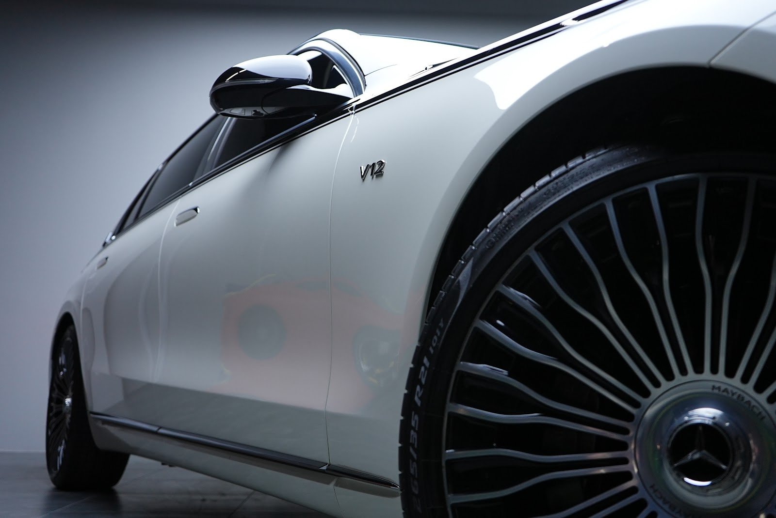 Rent Mercedes-Maybach S680 Long in Dubai photo 5