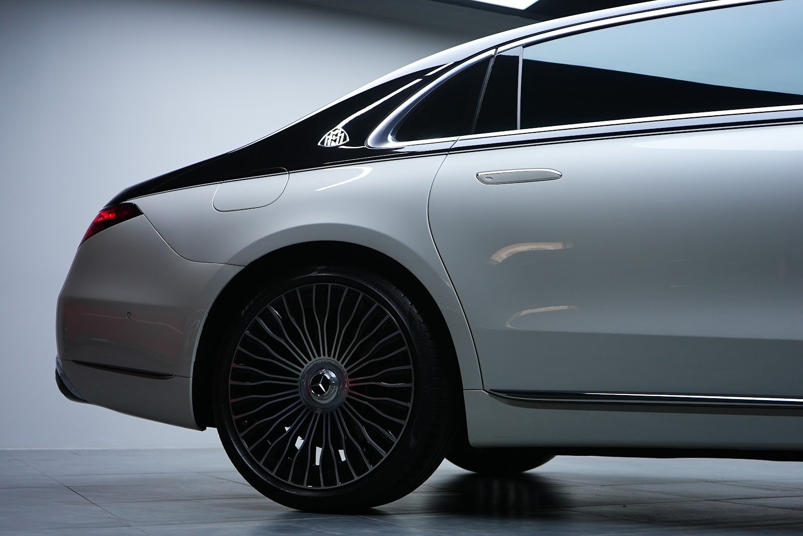 Rent Mercedes-Maybach S680 Long in Dubai photo 9
