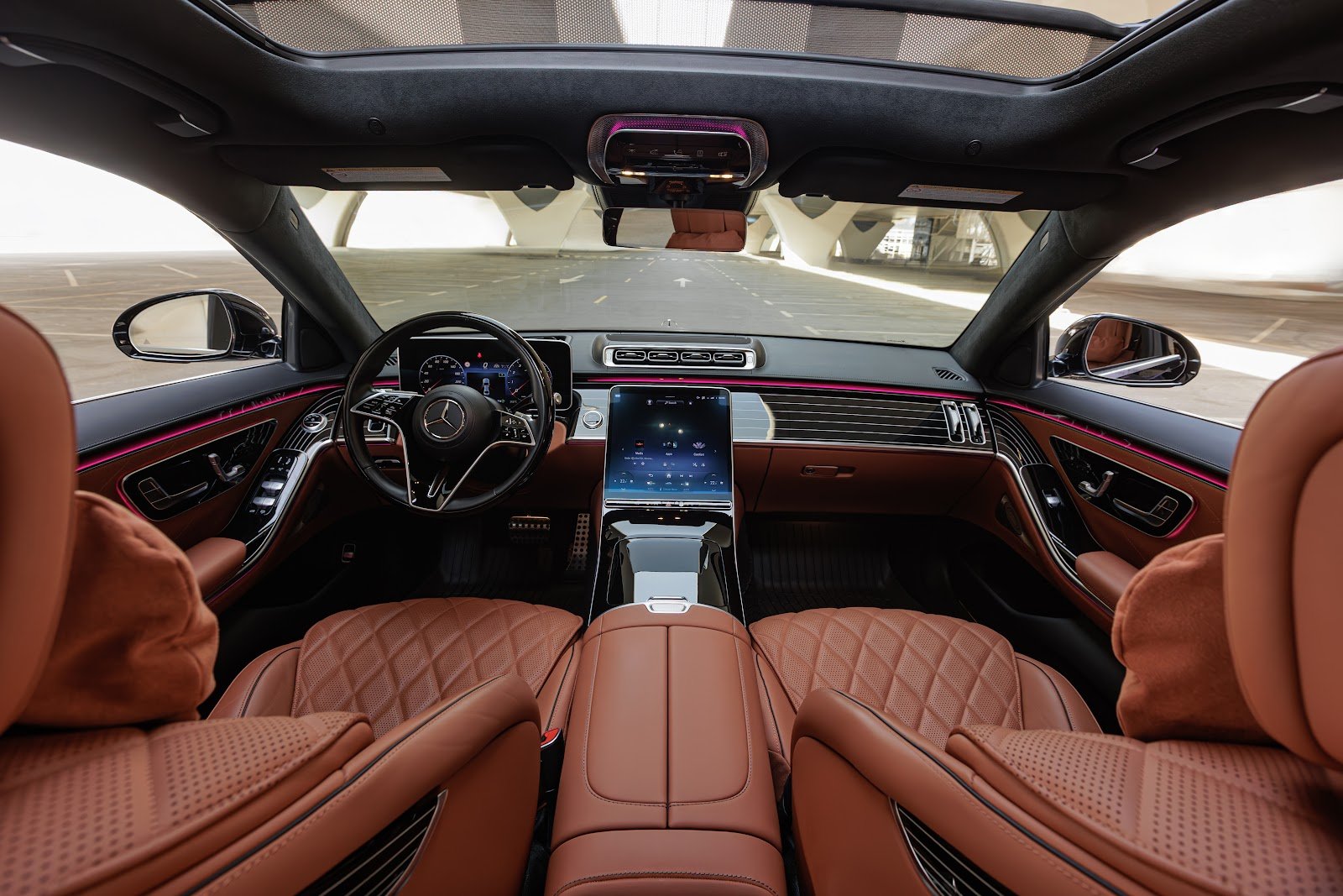 Rent Mercedes-Benz S580 in Dubai photo 8