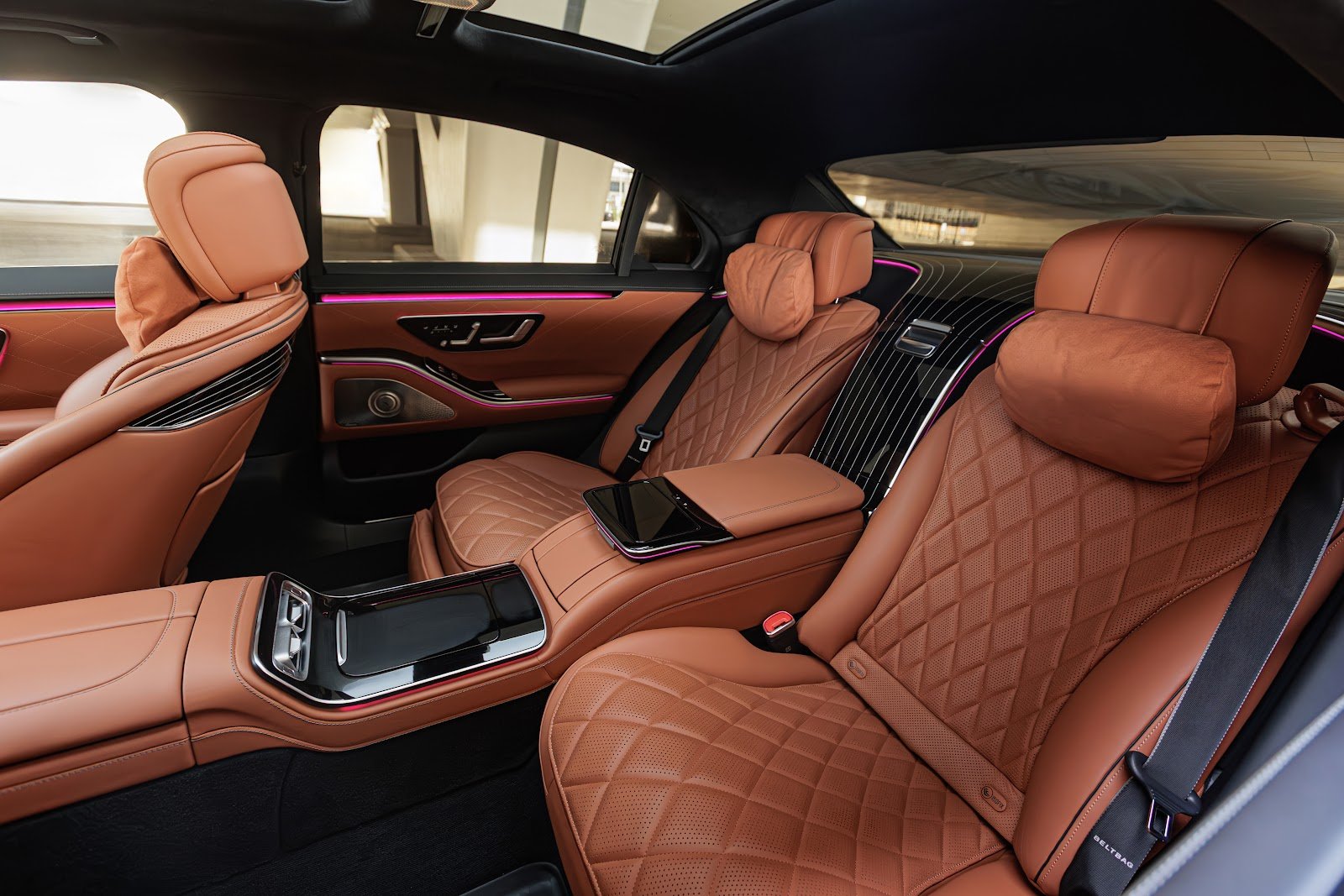 Rent Mercedes-Benz S580 in Dubai photo 9