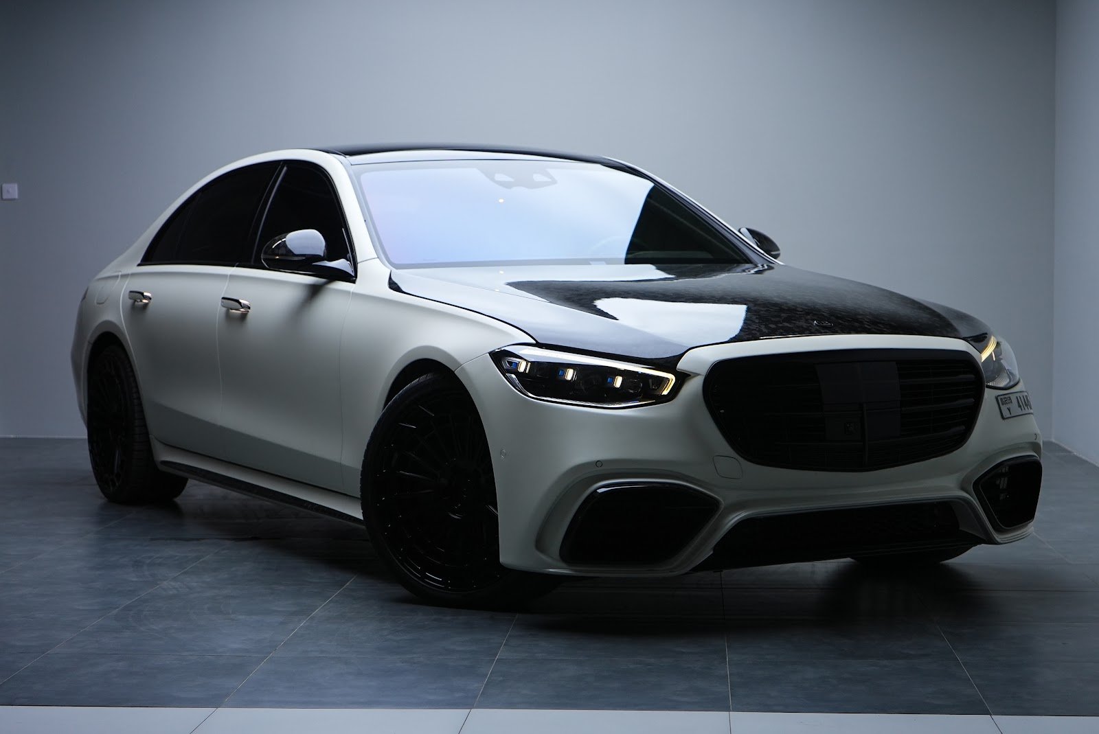 Rent Mercedes-Benz S580 Brabus in Dubai photo 19