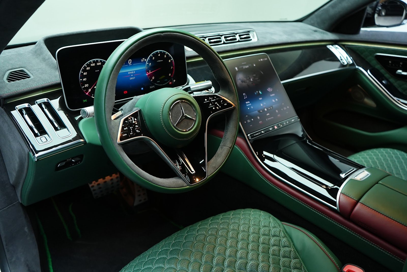 Rent Mercedes-Benz S580 Brabus in Dubai photo 3
