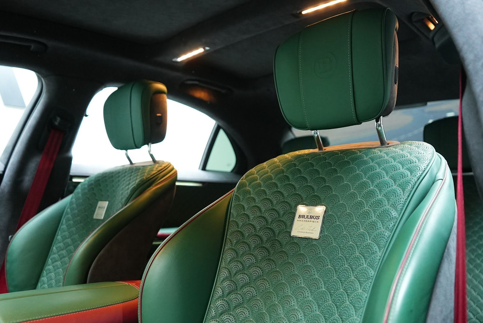 Rent Mercedes-Benz S580 Brabus in Dubai photo 8