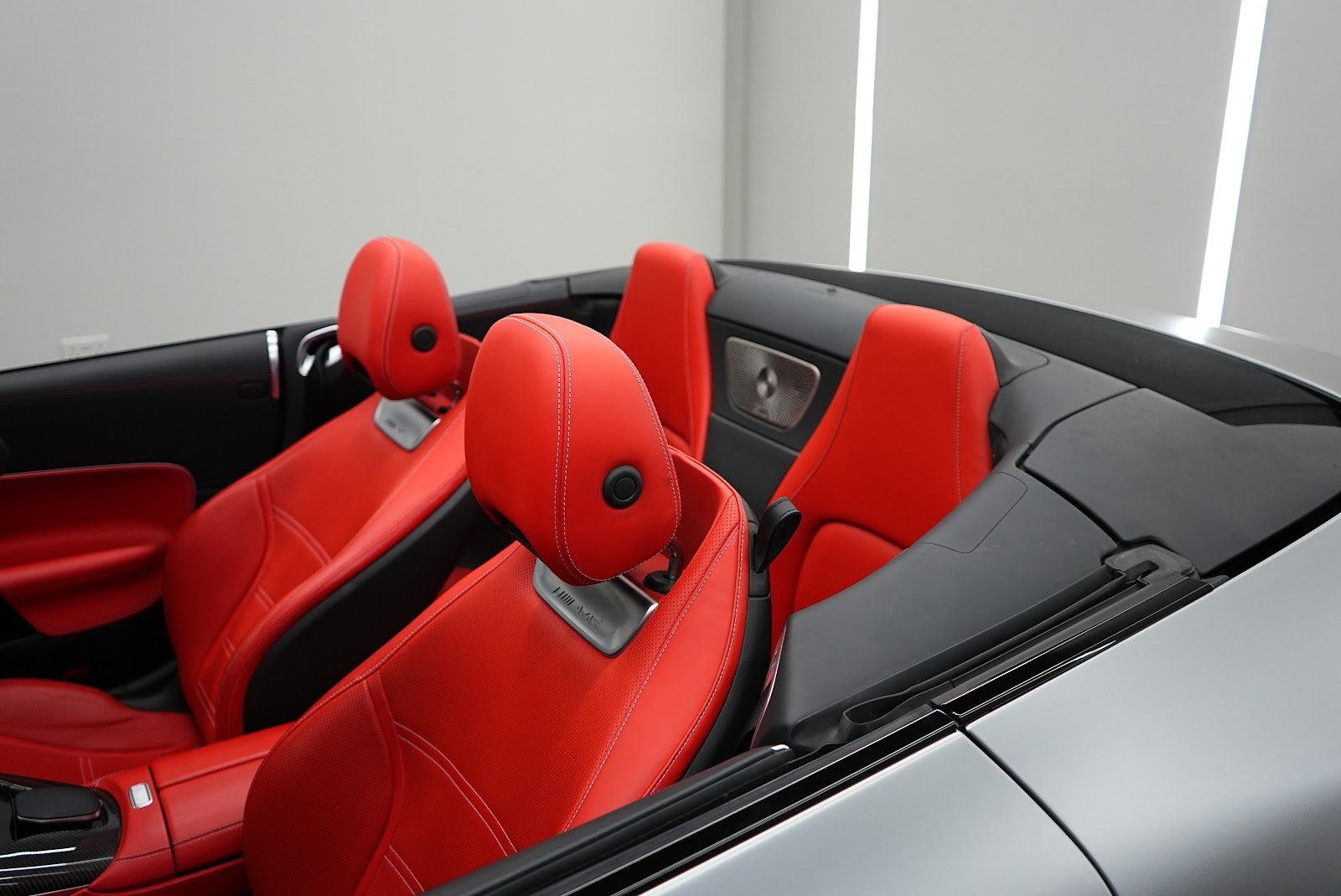 Rent Mercedes-Benz SL 63 AMG in Dubai photo 4