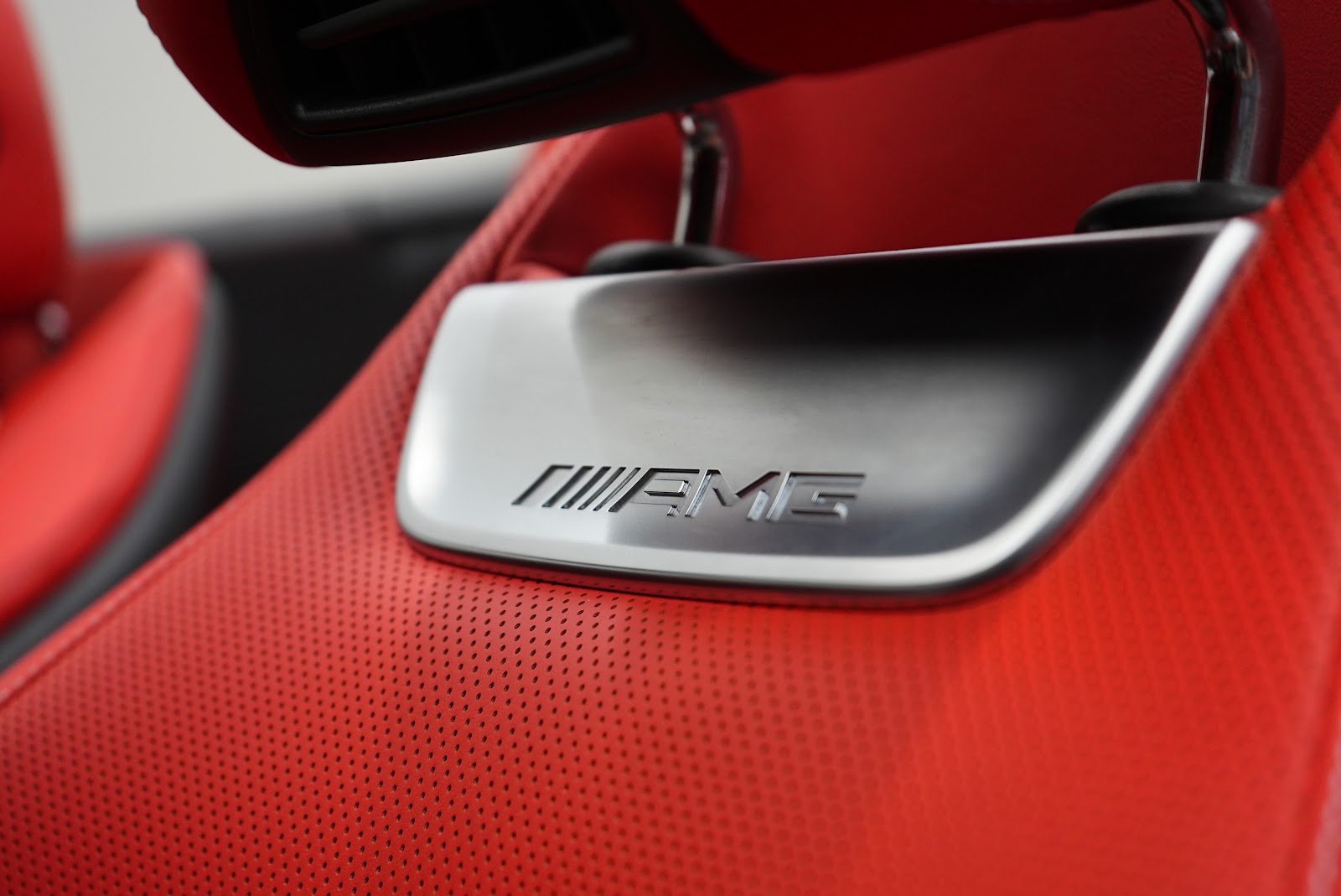 Rent Mercedes-Benz SL 63 AMG in Dubai photo 6