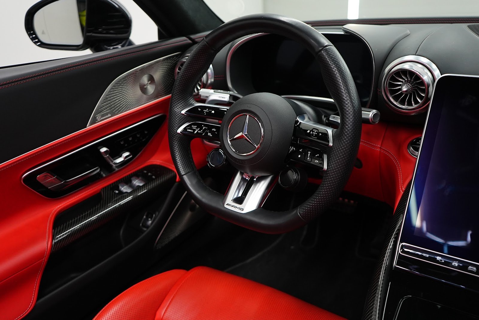 Rent Mercedes-Benz SL 63 AMG in Dubai photo 9